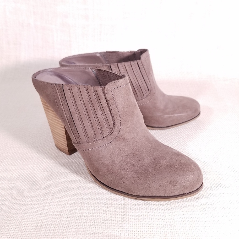 Carlos Santana Hardyn Beige Suede High Heel Mules